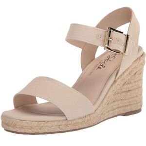 New strappy sandal nude color
